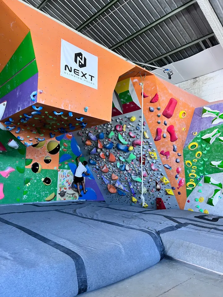 Indoorwall Alicante — boulder-studio en Ciutat d'Assís, Alicante — 2