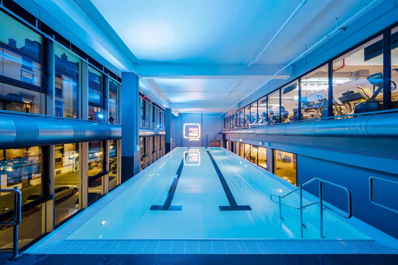 PRIME TIME fitness - Frankfurt Bornheim — träningsstudio i Frankfurt am Main — 2