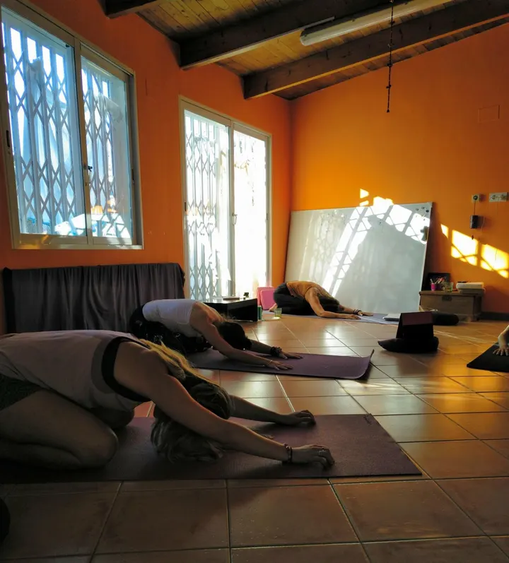 Escueladeyoga,embarazoycrianza-Carmensánchezsegura-Viniyogaaltea — yoga-studio en Altea — 4