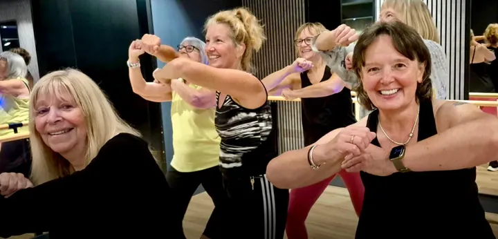 Lozzumba — Dance in Round Hill, Brighton