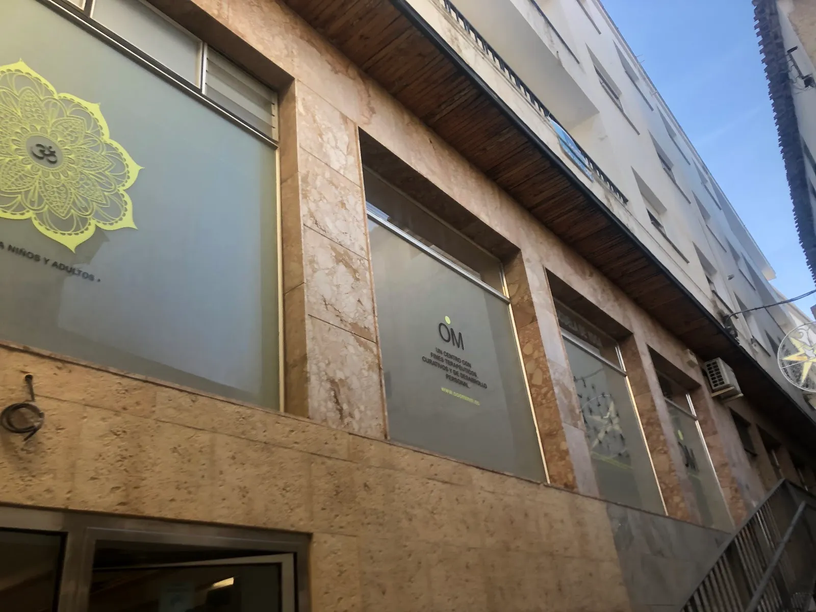 Escuela De Yoga Om — yoga-studio en Baza — 3