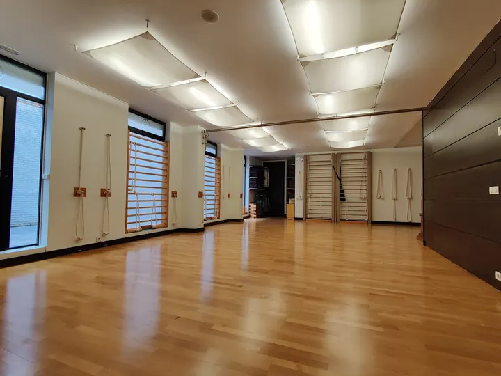 Yoti Yoga Escuela — Yoga en Gamonal, Burgos