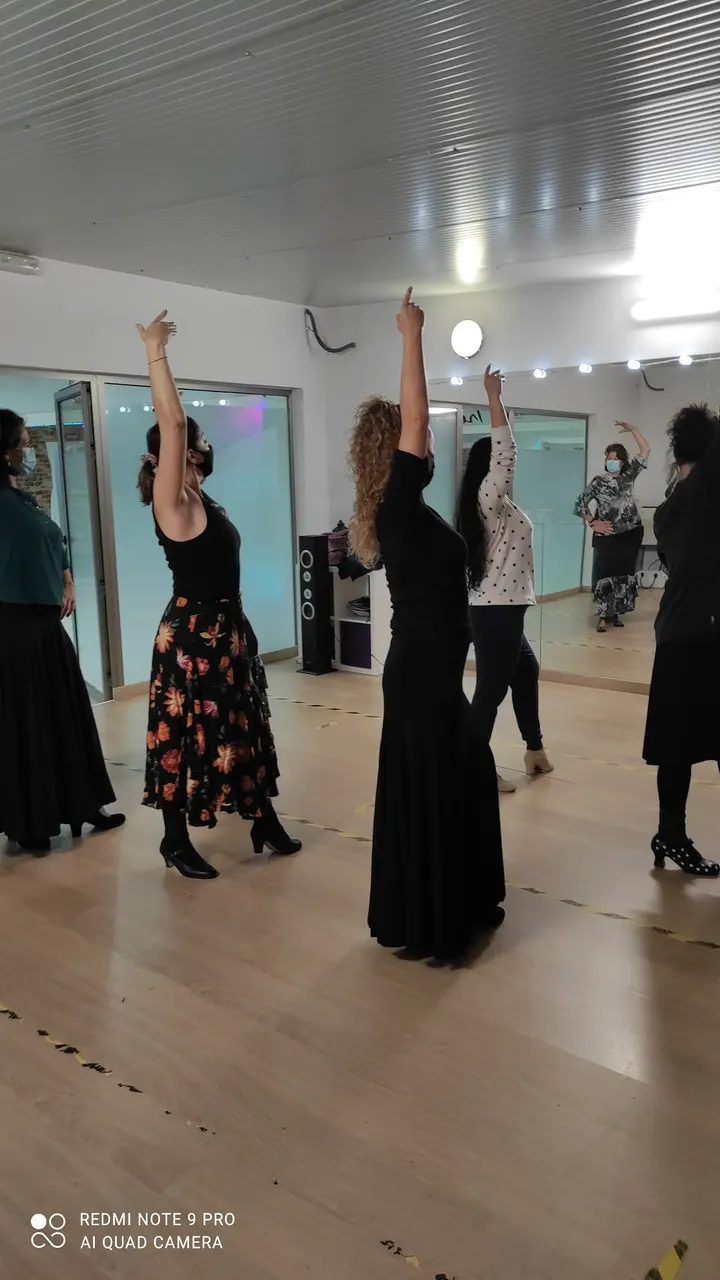 Irene Jara dance and artes escenicas — baile-studio en Murcia — 3