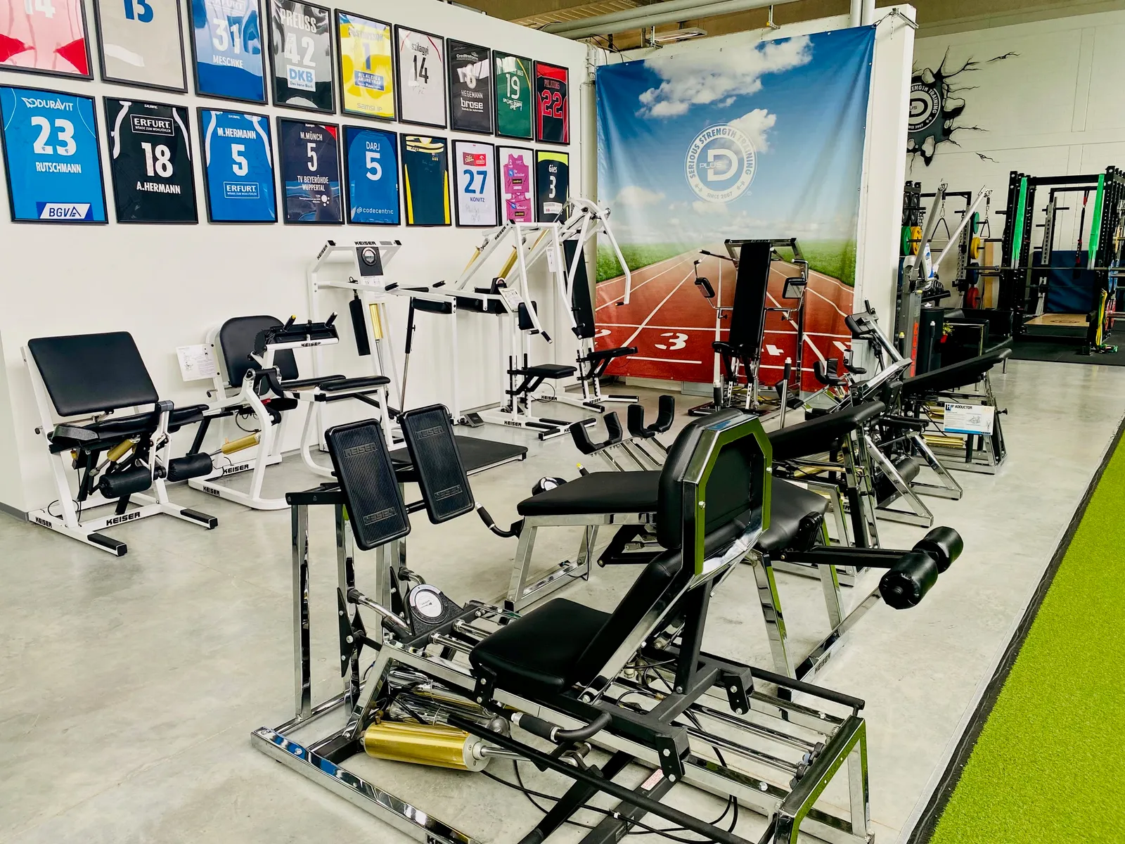 Plus D Sports Gym & Physiotherapie — träningsstudio i Düsseldorf — 2