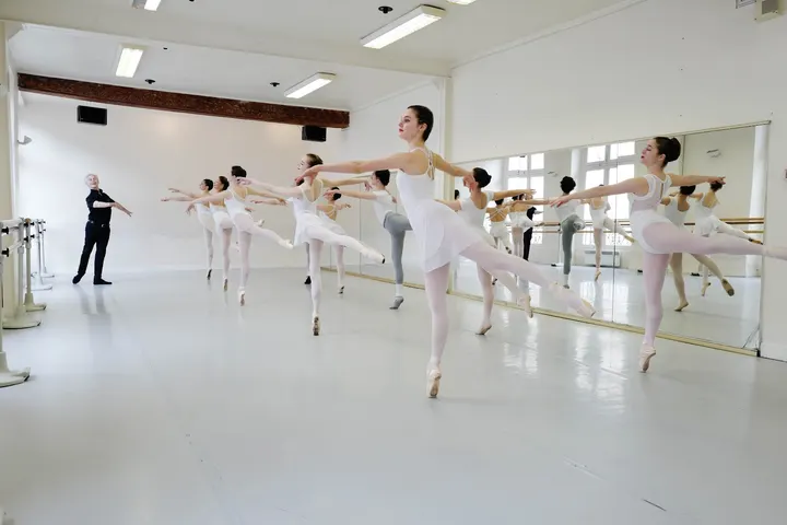 Paris Marais Dance School conservatoire — Danse à Paris 4e Arrondissement, Paris