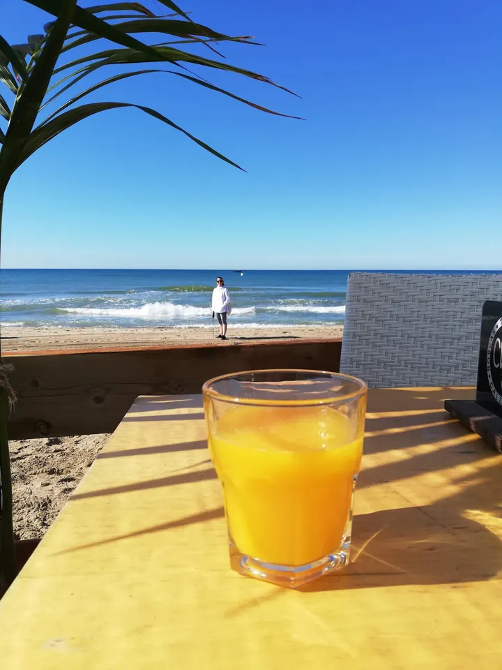 Plaza de las Palmeras (Passeig Marítim 58) — estudio de fitness-studio en Castelldefels — 3