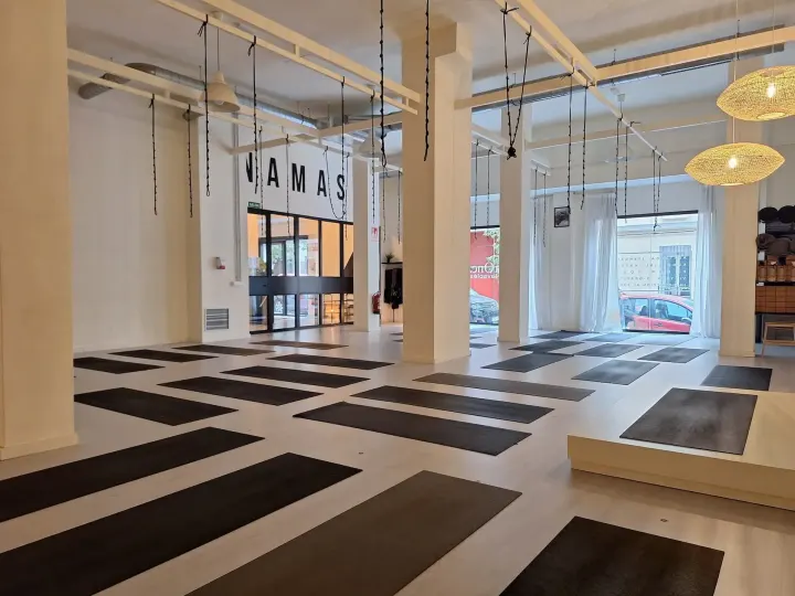 Yogaone Lavapiés — Yoga en Embajadores, Madrid