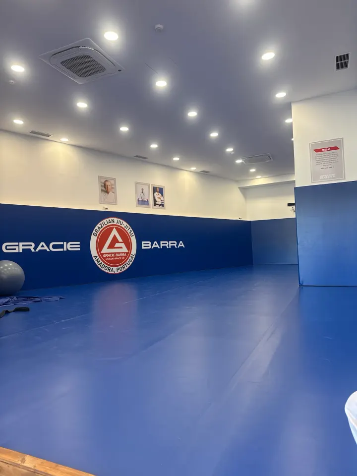 Gracie Barra Amadora — Artes marciais em Mina, Amadora