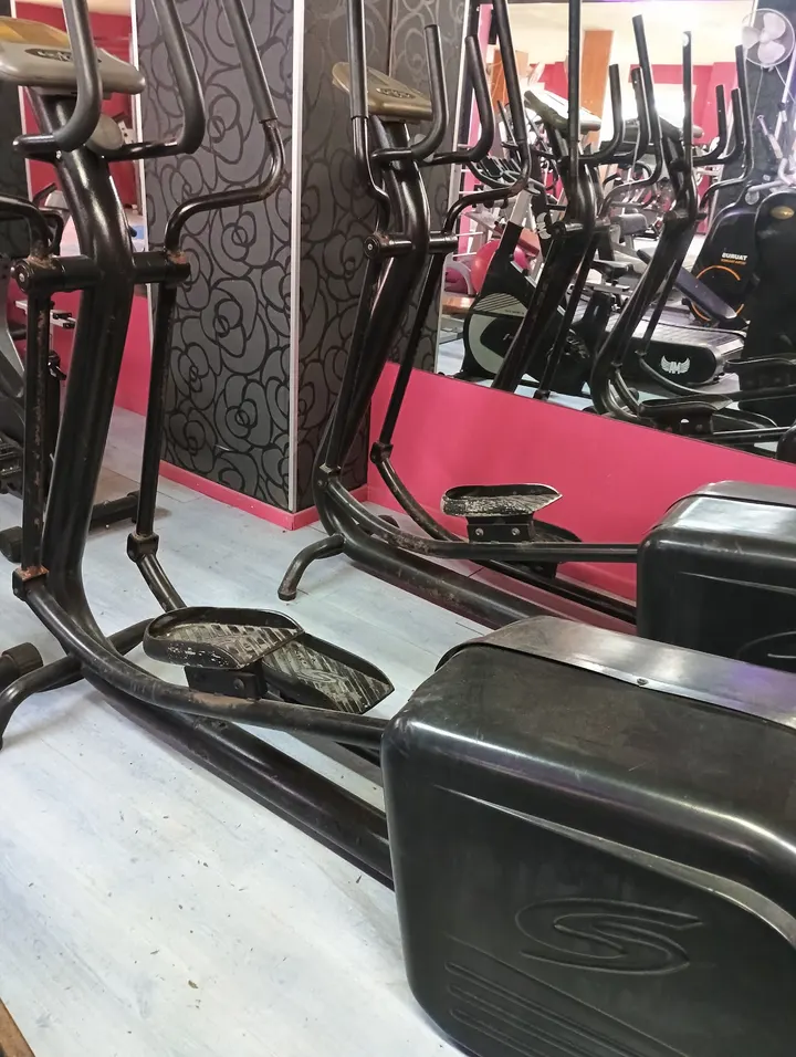 Gimnasio Muscle Beach — fuerza-studio en Los Ángeles, Almería — 3