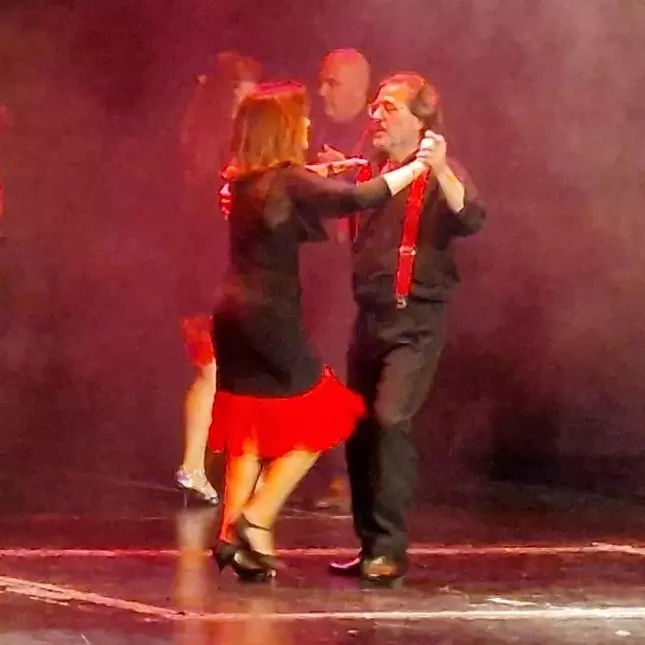 Escuela De Baile Luis & Ventura — dans-studio i Torrent — bild 3