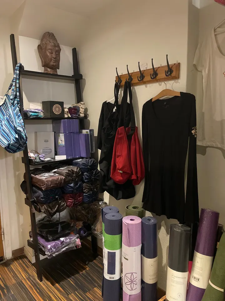 Lotusblommans yoga & massage — yoga-studio i Slottsjorden, Halmstad — 2