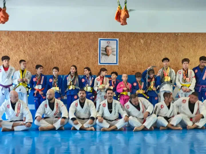 Gracie Barra Almada — Jiu-jitsu brasileiro em Charneca de Caparica