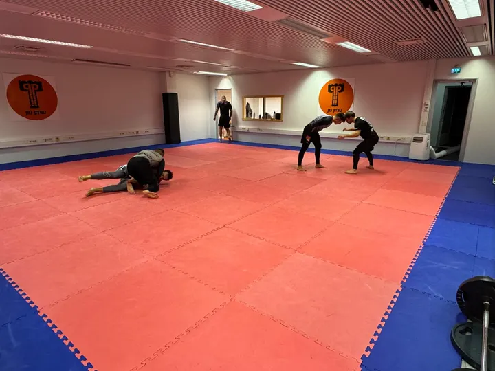 Pp Jiujitsu Helsinki Ry — kamppailulajit-studio – Helsinki — 4