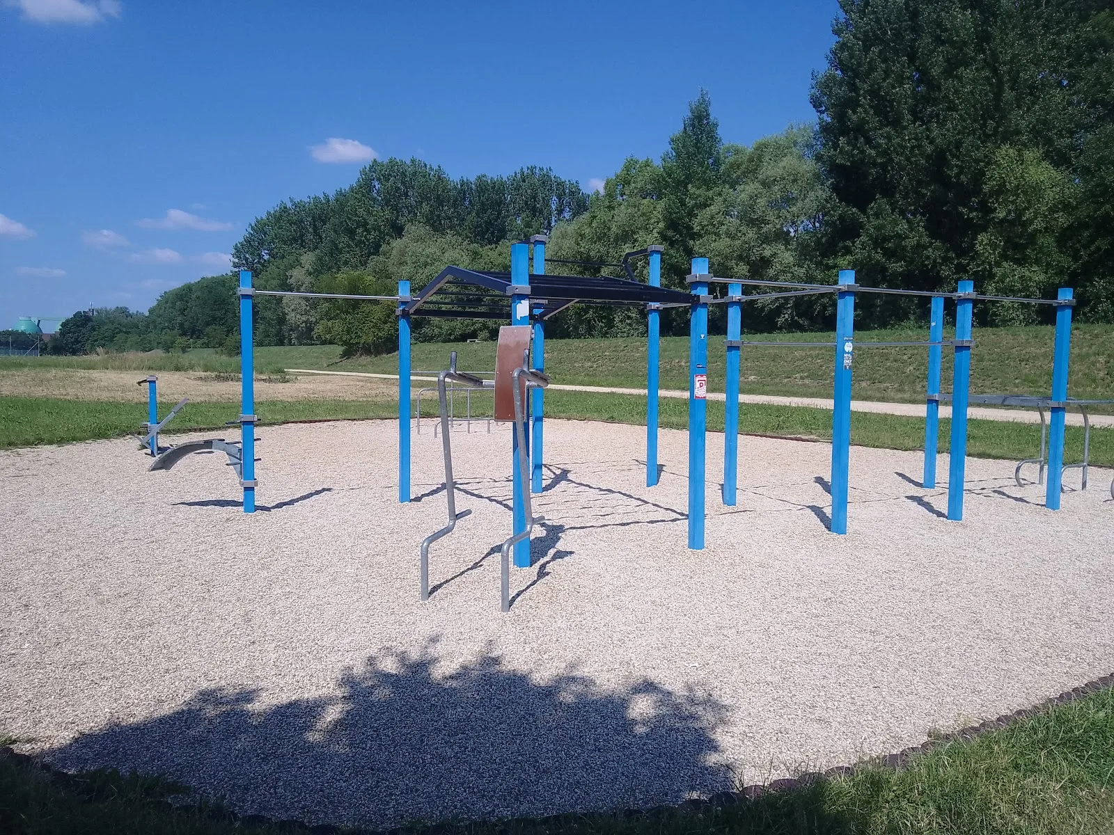 Outdoor-Fitnesspark — fitnessstudio in Barbing — 2