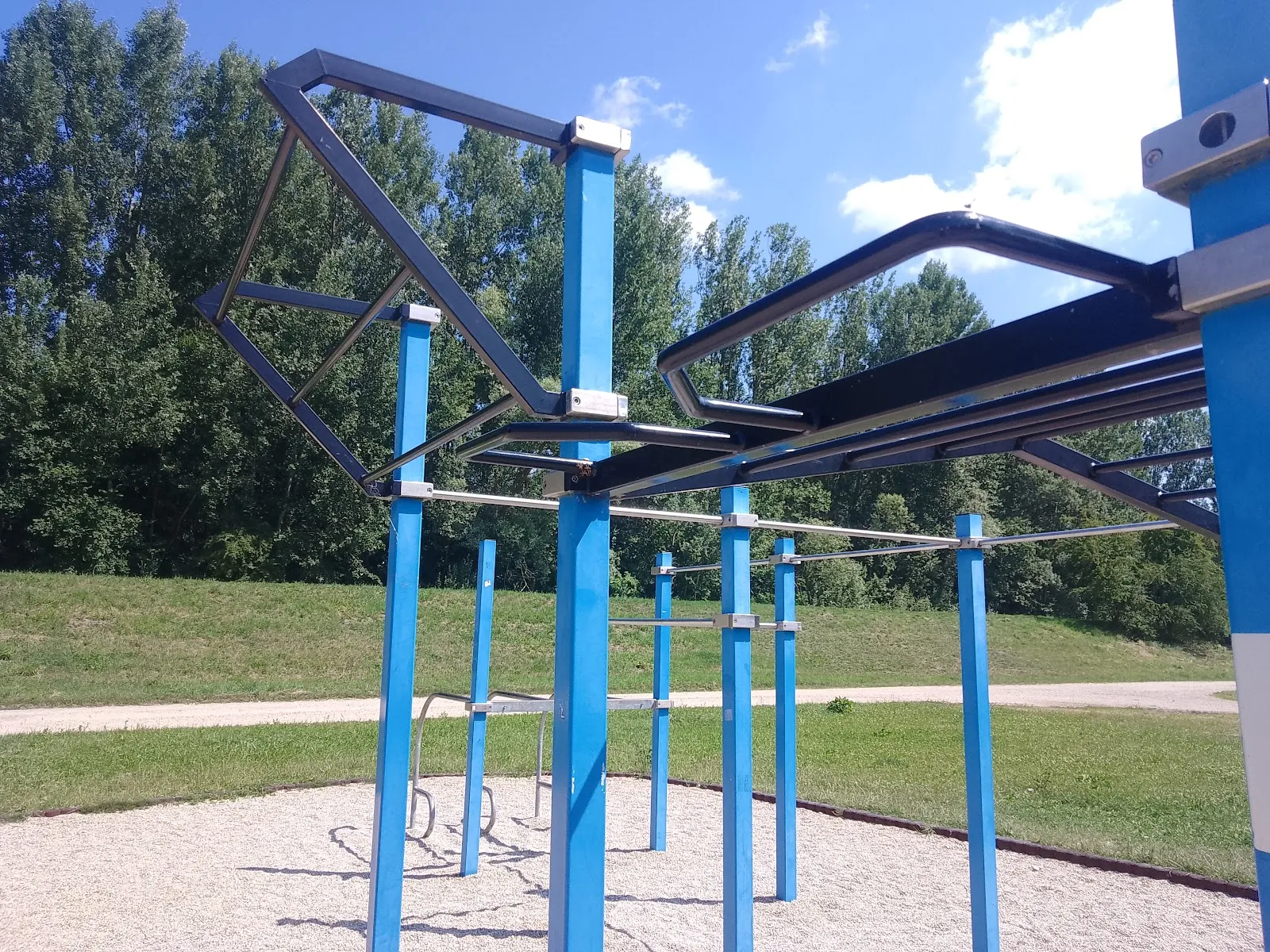 Outdoor-Fitnesspark — fitnessstudio in Barbing — 3