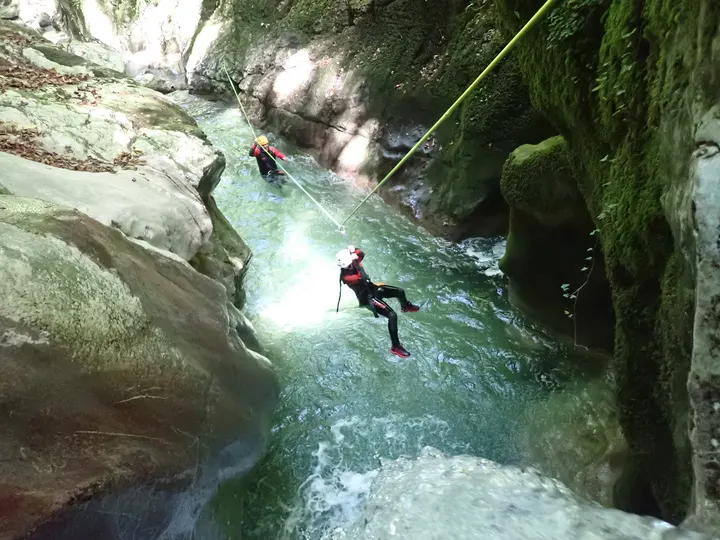 Vertic'O - Canyoning Grenoble & Isère — escalade-studio à Portail Rouge, Saint-Martin-d'Hères — 3