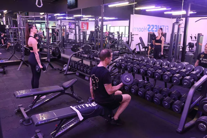 Fitness Hoorn — Sportschool in Risdam, Zwaag