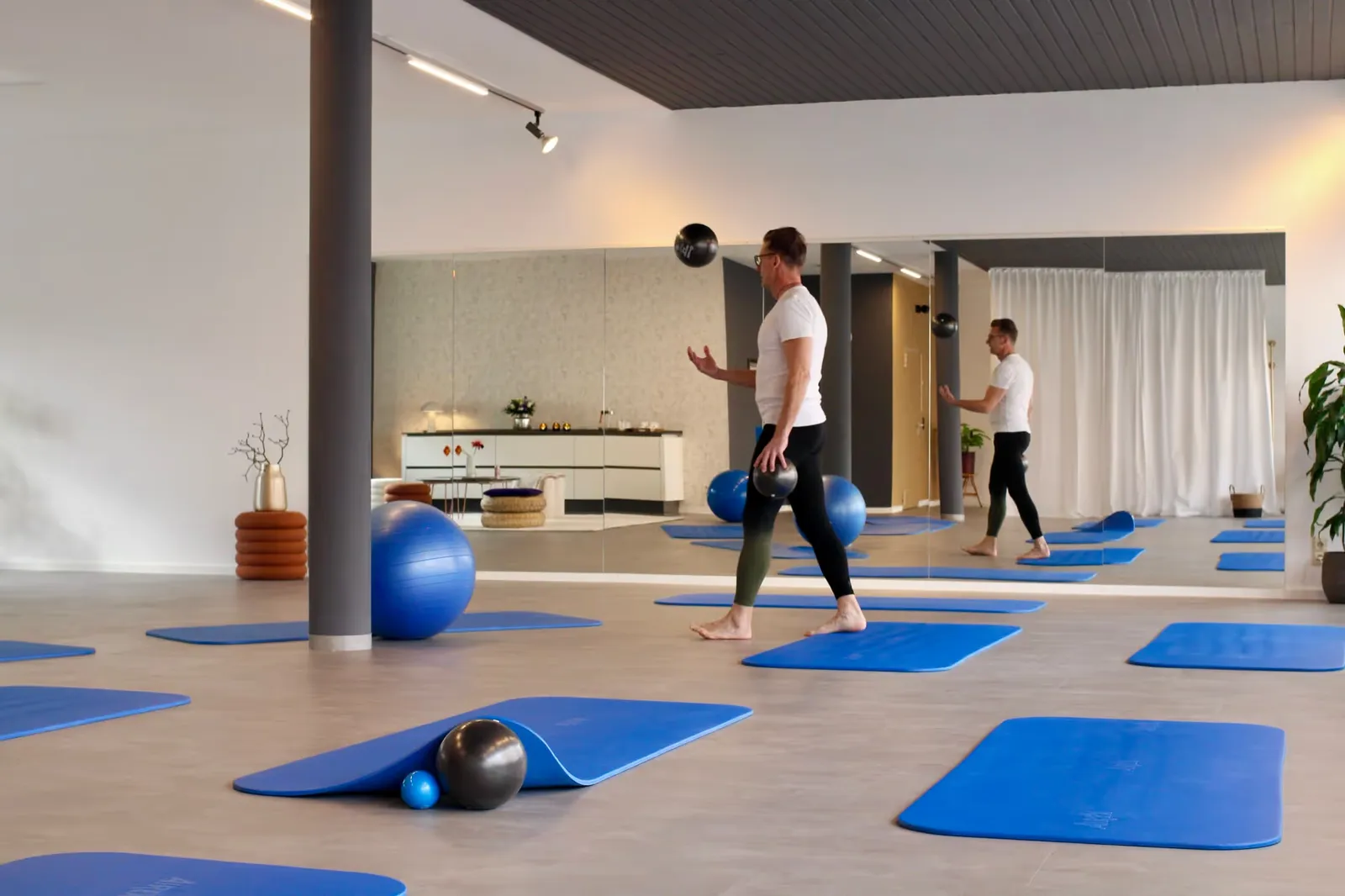 The white club pilates — pilates-studio i Hof — 3