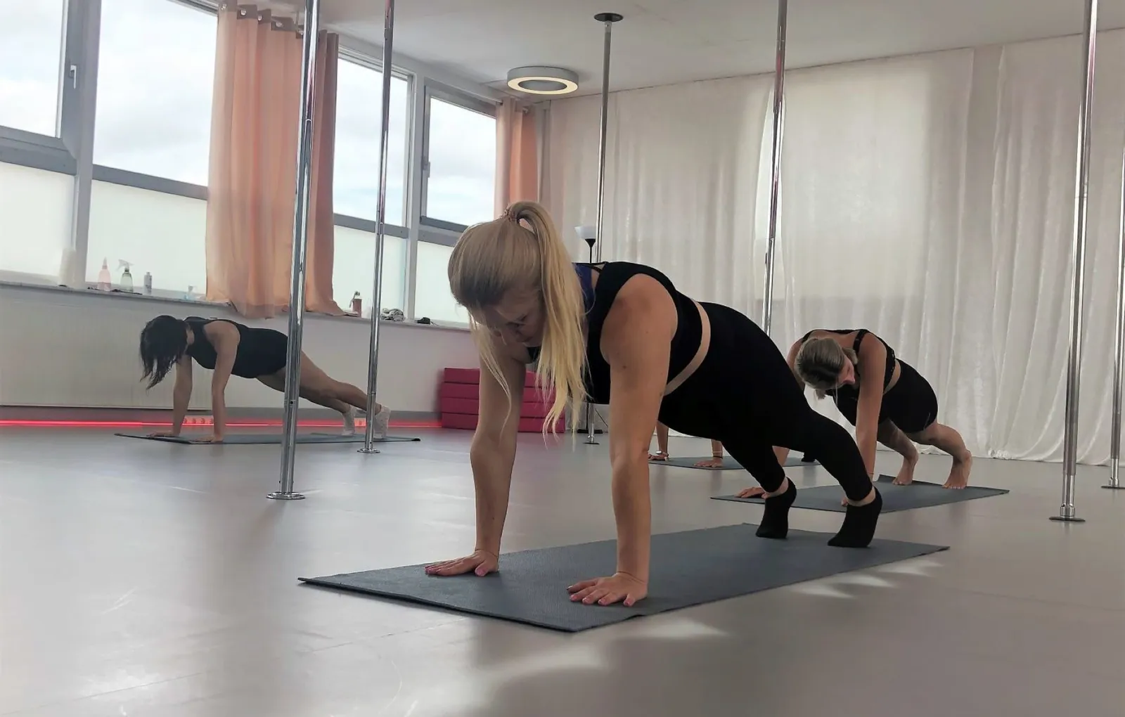 Pole Statement — tanz-studio in Karlsruhe — 5