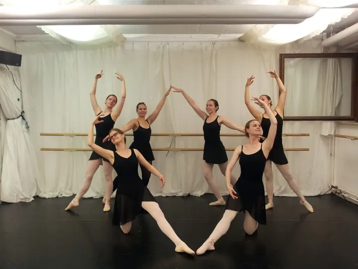 Ballettschule Lorbeer Erlangen — Tanz in Stadtrandsiedlung, Erlangen