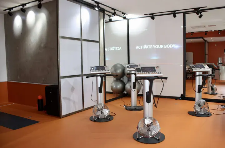 Salle de fitness MYO DOJO Électrostimulation Miha Bodytec Lyon Confluence — récupération-studio à Lyon — 3