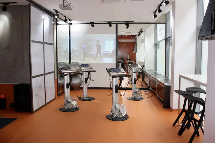 Salle de fitness MYO DOJO Électrostimulation Miha Bodytec Lyon Confluence — récupération-studio à Lyon — 4