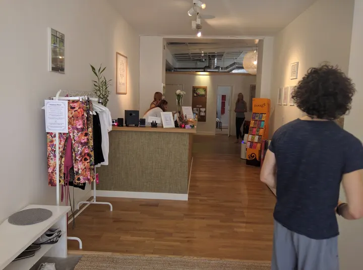 Yoga Kendra AB — yoga-studio i Rådmansvången, Malmö — 2