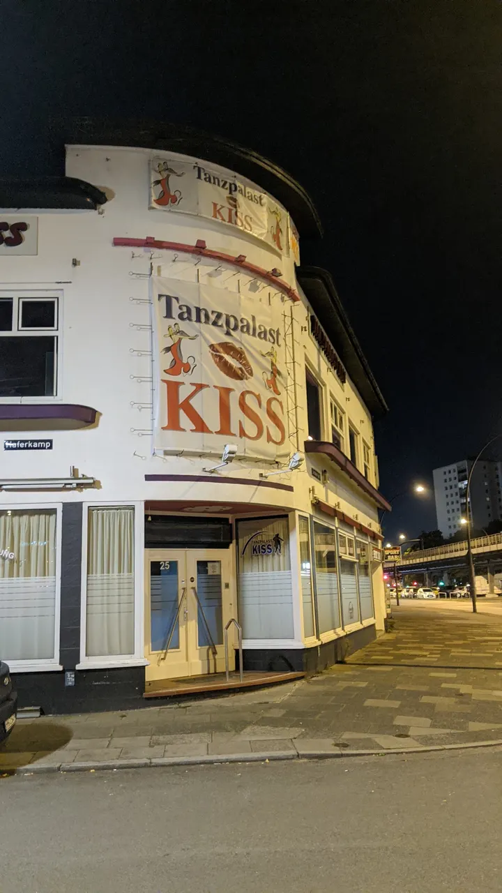 Tanzpalast Kiss Inh. Monika Jensen — tanz-studio in Hamburg — 3
