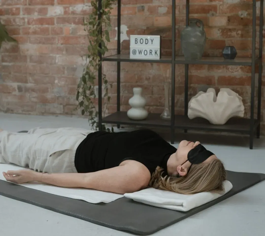 Bodywork | Breathwork | Chakra Healing | Reiki Treatments Courses | (Non)Verbal Communication | Berlin & distance sessions — breathwork-studio in Berlin — 6