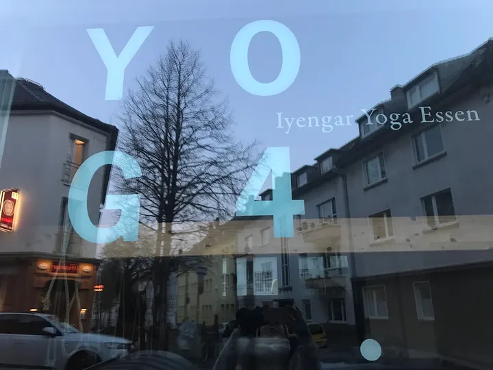 Iyengar Yoga Essen — Yoga in Südviertel, Essen