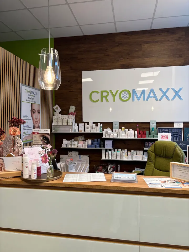 CRYOMAXX Erlangen — Wellness in Stadtrandsiedlung, Erlangen