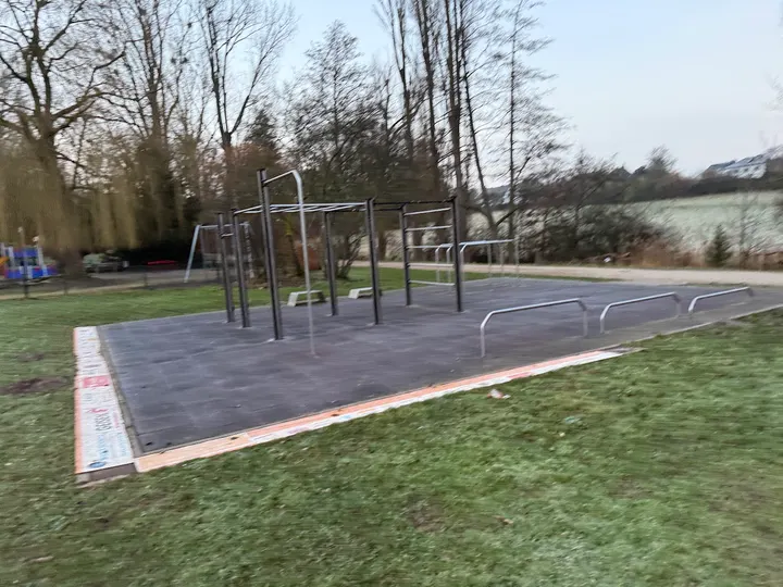 Calisthenics Park am Moselstadion — Functional Training in Maximin, Trier