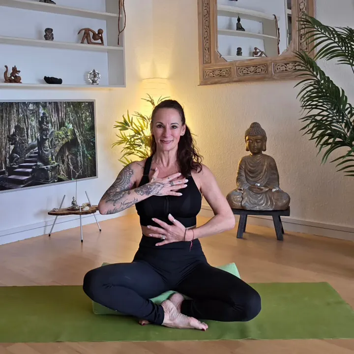 Beweg-dich-gesund mit Jasmin Ningel — yoga-studio in Moers — 4