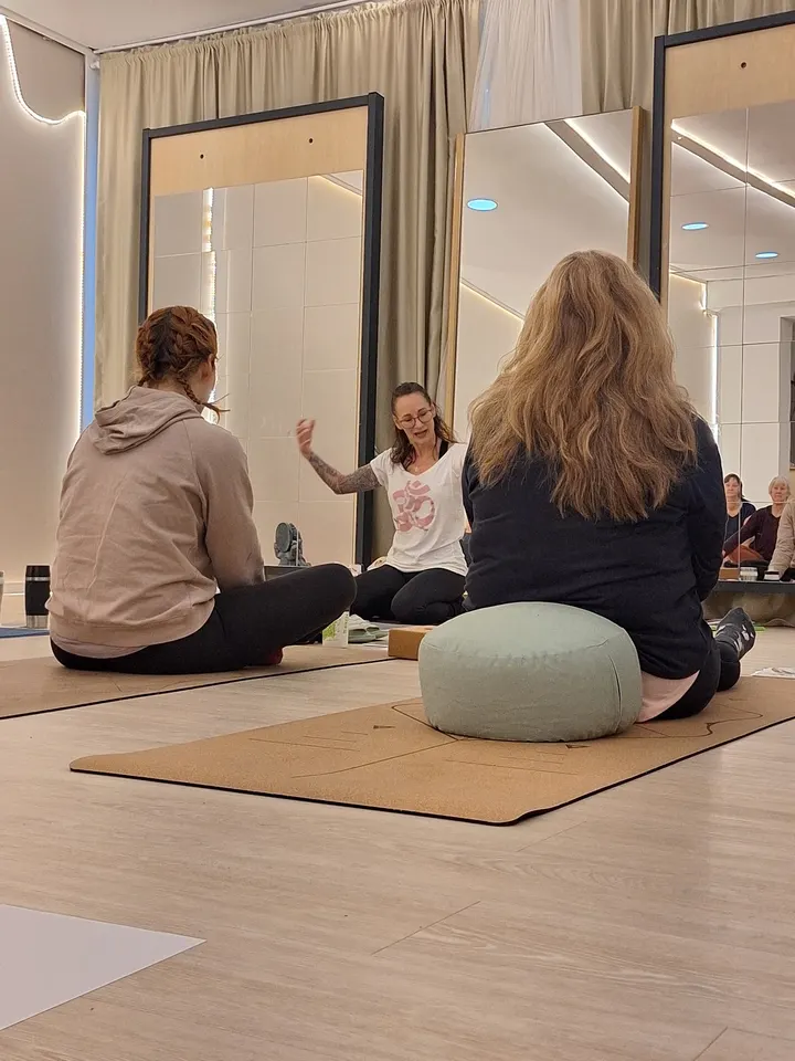 Beweg-dich-gesund mit Jasmin Ningel — Yoga in Moers-Mitte, Moers