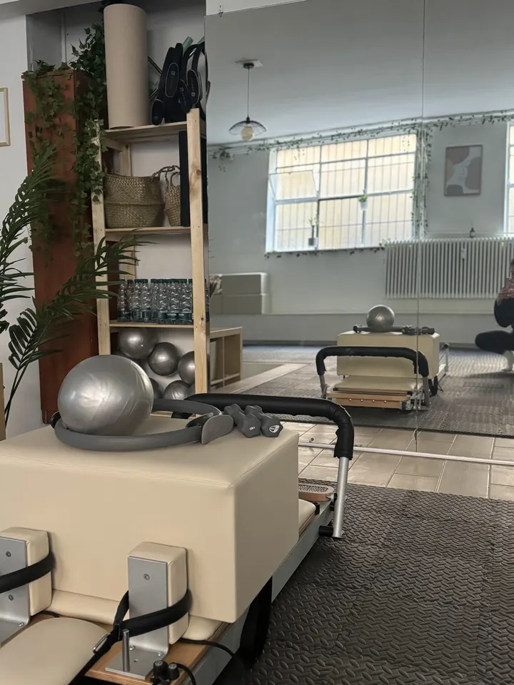 V Pilates Studio — pilates-studio a Bande Nere, Milano — 3