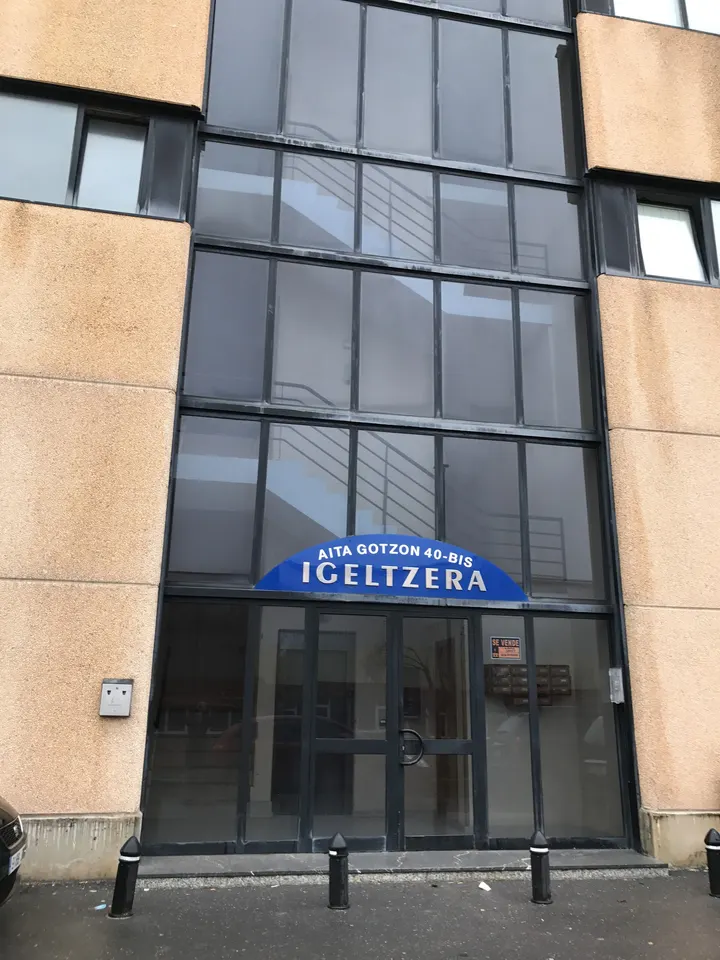 Escuela de Tango Abrazándonos Studio — baile-studio en Urdúliz — 3