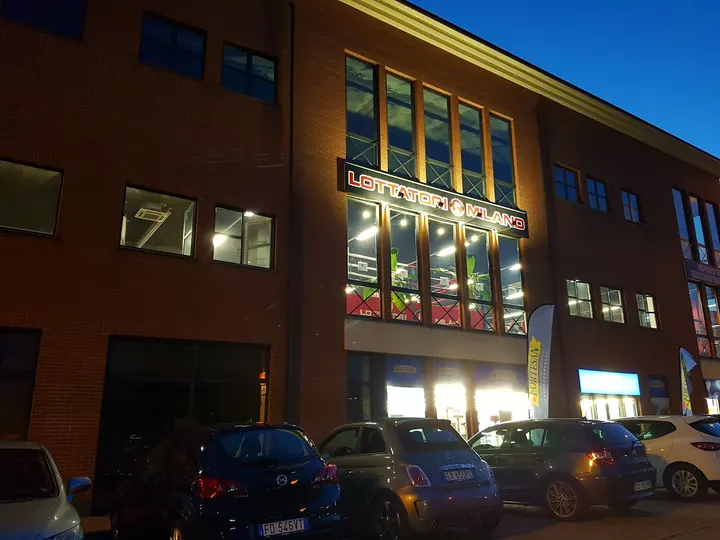 Lottatori Milano SSDrl — palestre-studio a Pessano Con Bornago — 4