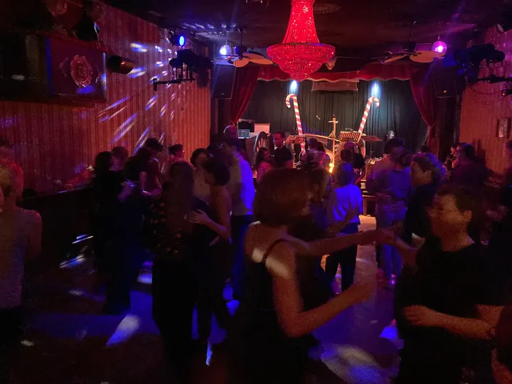 Theresa Ivanovic Jazz Blues Hoopdance — tanz-studio in Centre East, Leipzig — 3