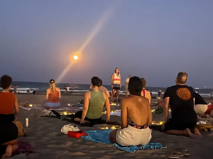 Yoga with Jennison in Valencia Spain — yoga-studio en Valencia — 4