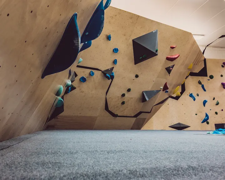 Bergen Klatresenter Laksevåg — climbing-studio i Kringsjå, Bergen