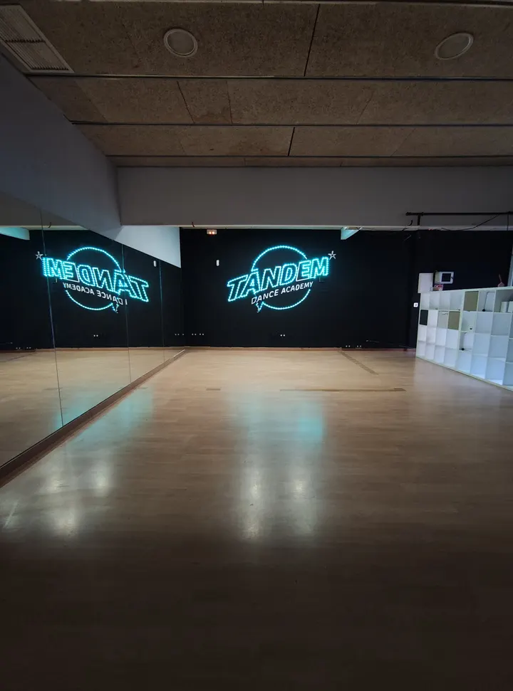 Escuela De Artes Tándem — Baile en la Riera de Bonet, Molins de Rei