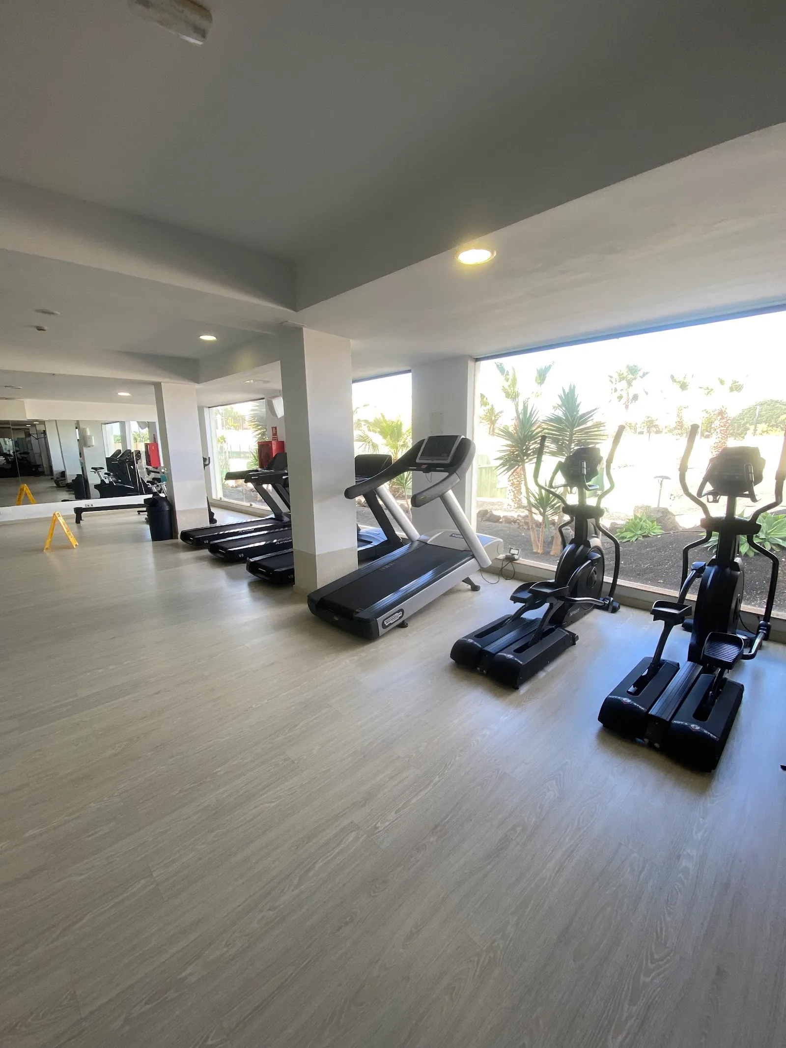 Gimnasio Fitness Center — estudio de fitness-studio en Costa Teguise — 2