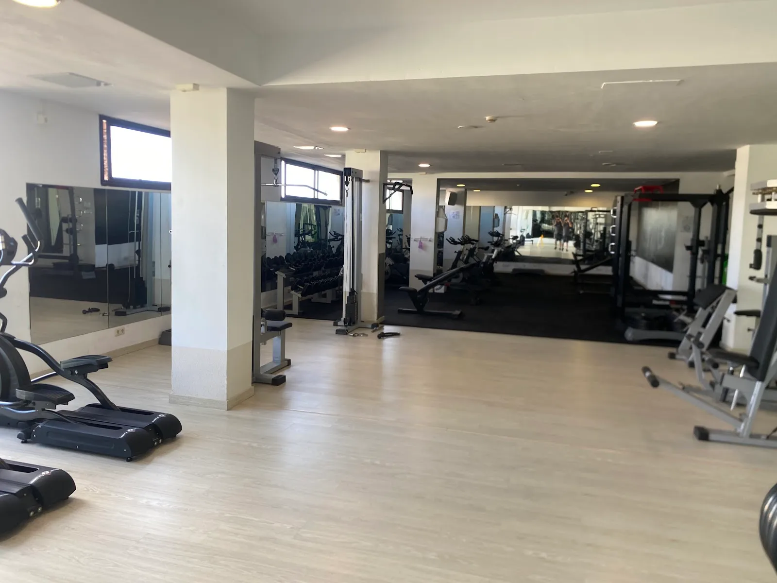 Gimnasio Fitness Center — estudio de fitness-studio en Costa Teguise — 3