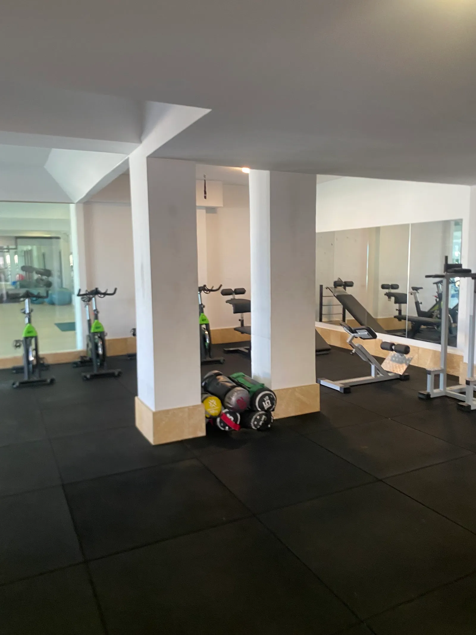 Gimnasio Fitness Center — estudio de fitness-studio en Costa Teguise — 3