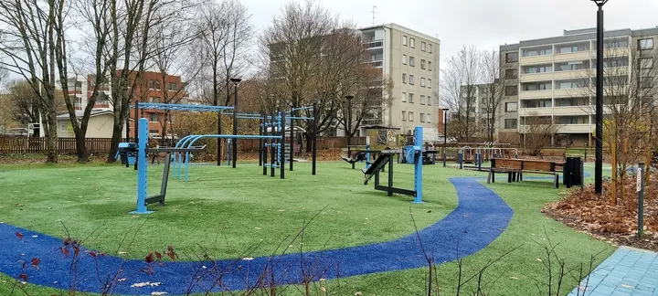 Louhenpuiston ulkokuntoilupaikka / street workout -telineet — fitnessstudio – Lappeenranta — 4