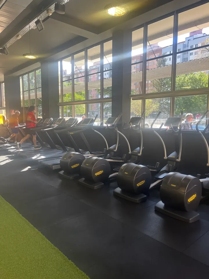 Volcano Sports Center — estudio de fitness-studio en Vadillos, Burgos — 2