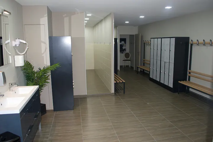 Form And Fitness Salle du Poinçonnet — salle de fitness-studio au Poinçonnet — 2