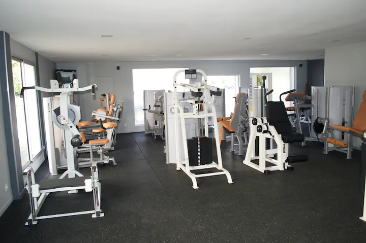 Form And Fitness Salle du Poinçonnet — salle de fitness-studio au Poinçonnet — 5