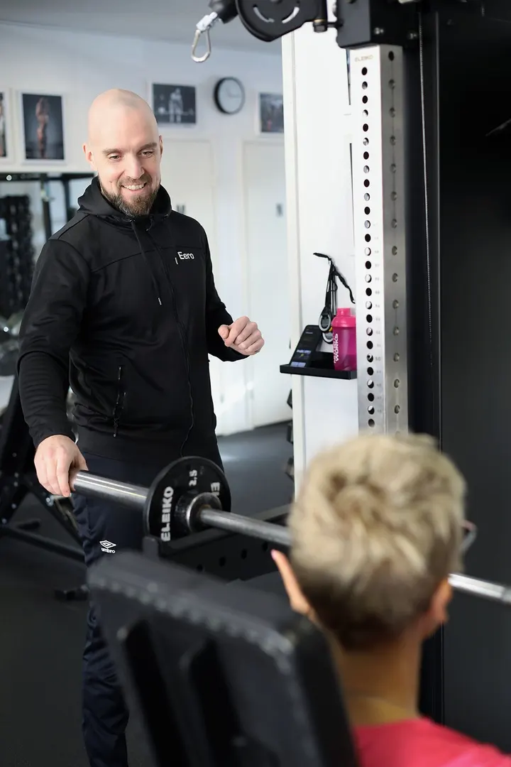 Painovoimala — Voimaharjoittelu – Isokyrö