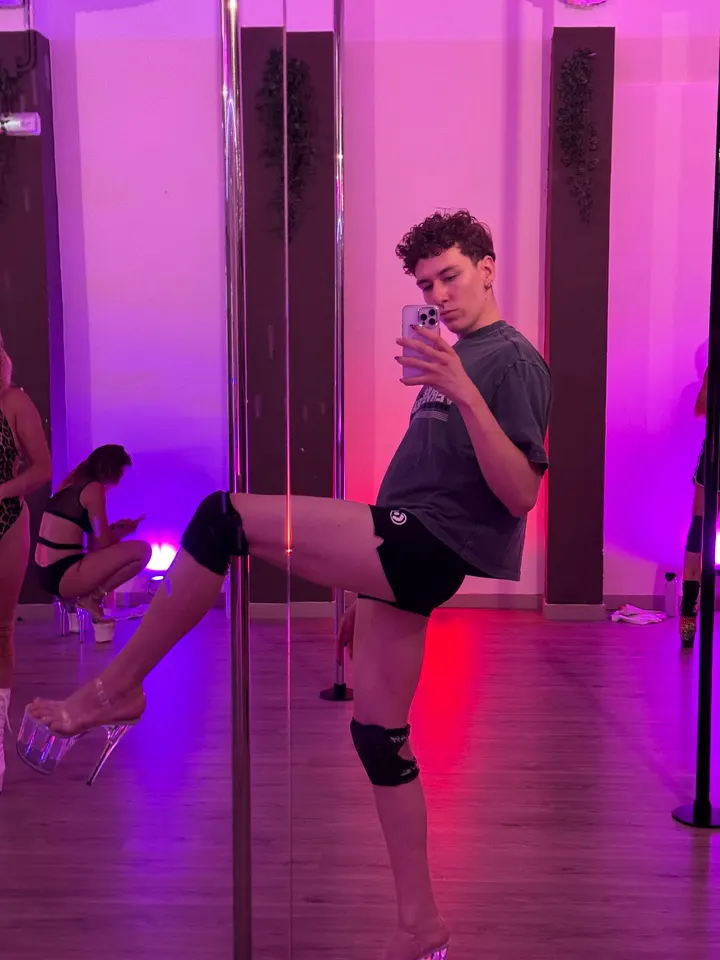 Exotik Souls Studio · Pole Dance — estudio de fitness-studio en Covadonga, Sabadell — 3